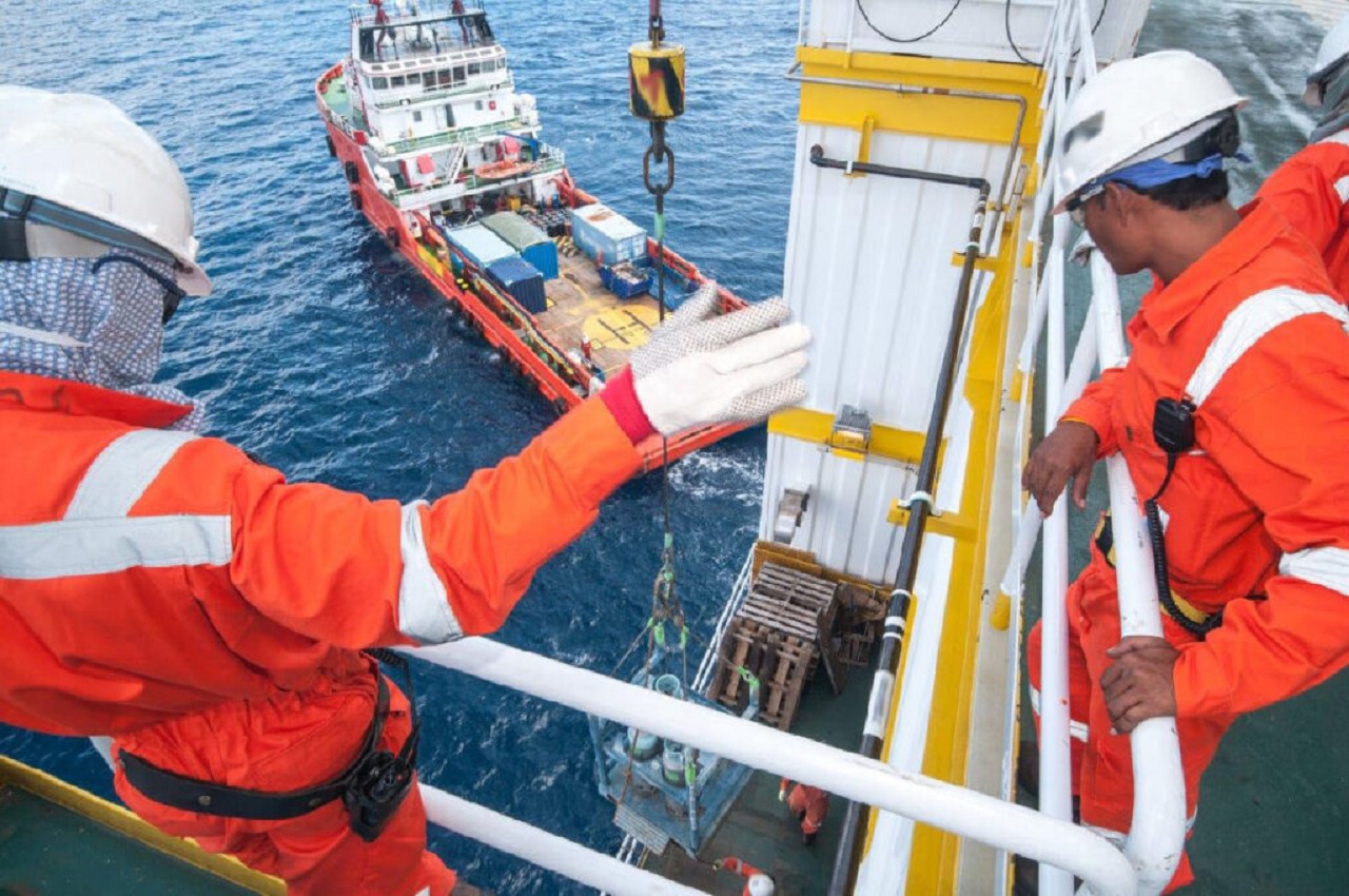 All You Need To Know Before Hiring An Offshore Accident Lawyer