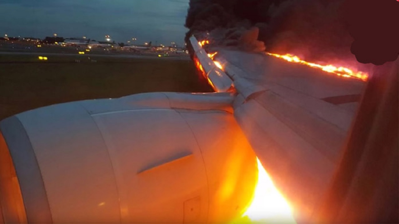 Dana Airline Catches Fire