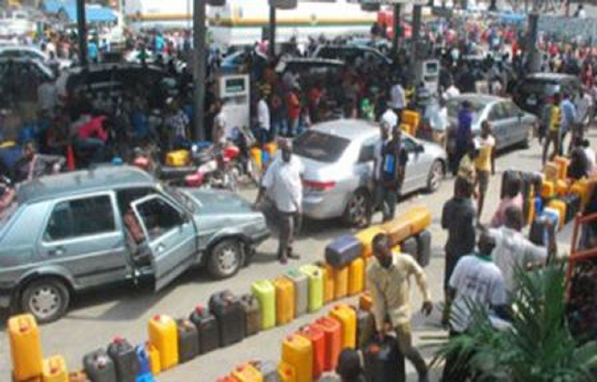 Motorists sleep at filling stations as petrol scarcity bites harder in Cities across Nigeria
