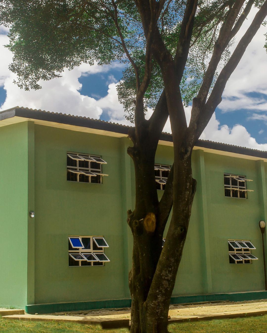 Nigerians React As Comedian Bovi Renovates University of Benin Staff School [Photos]