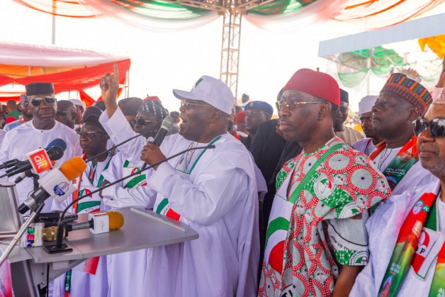 APC Not A Party To Support, They’re Destroyers – Atiku Tells Nigerians