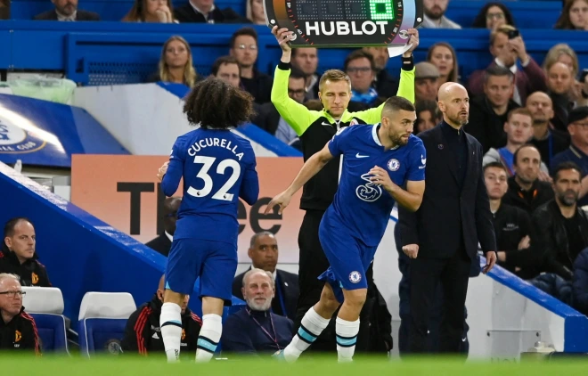 Chelsea Fans React As Potter Subs Cucurella Off After 35 Minutes