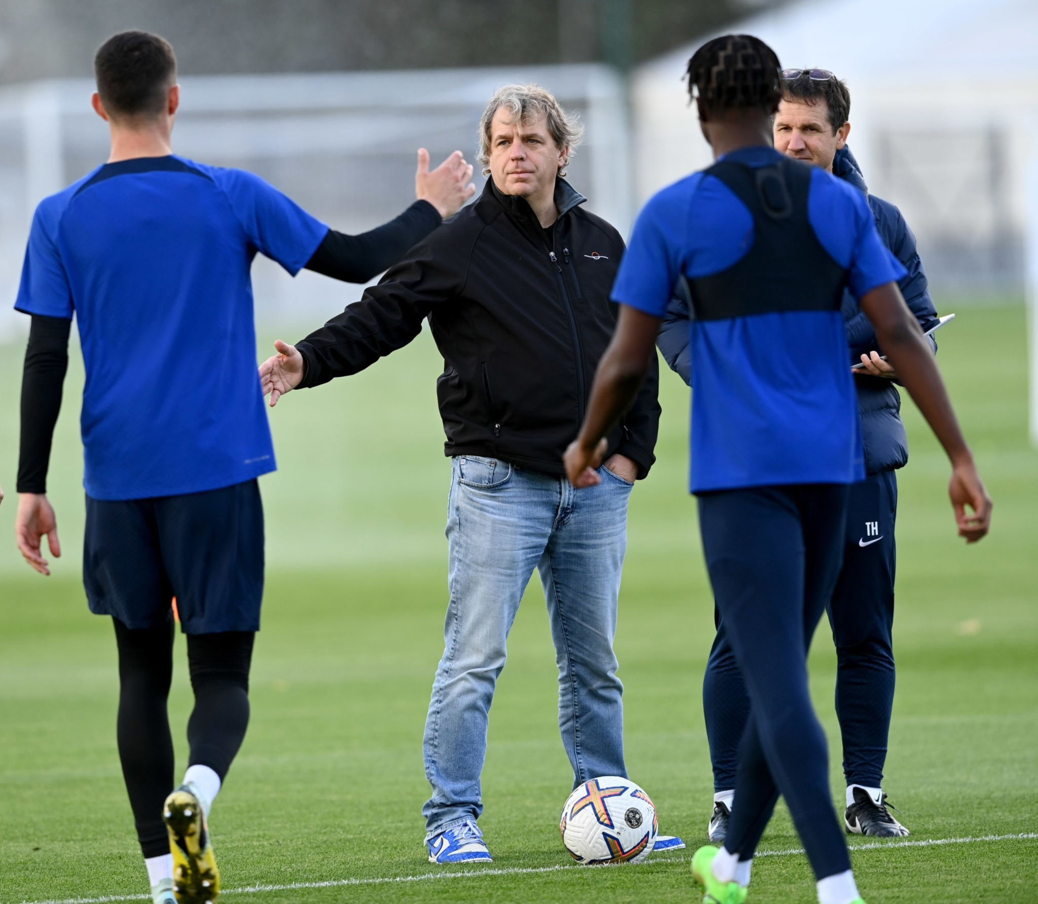 Chelsea Coach Told To Stay Away From Club's Training Ground