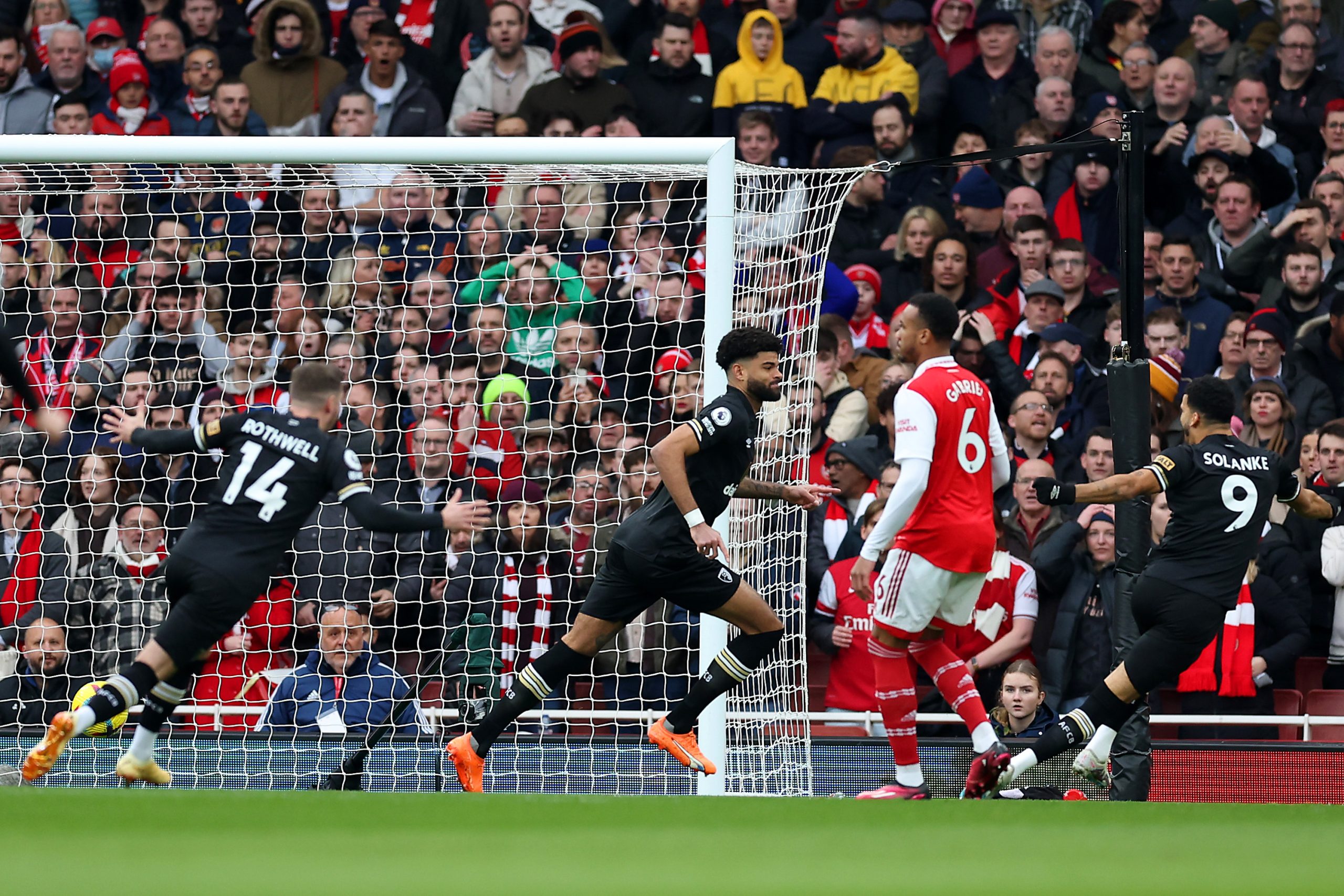 Arsenal Fans  Fumes As Bournemouth Scores 9.11 Seconds After Kck- [Video]