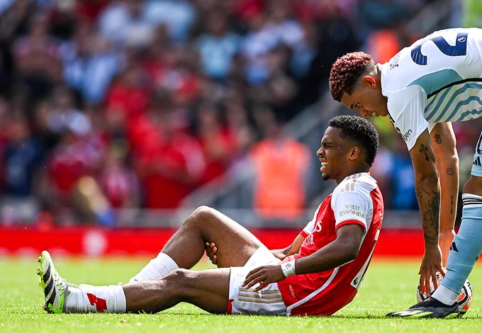 Reactions as Jurrien Timber picks up injury on his Premier League debut for Arsenal