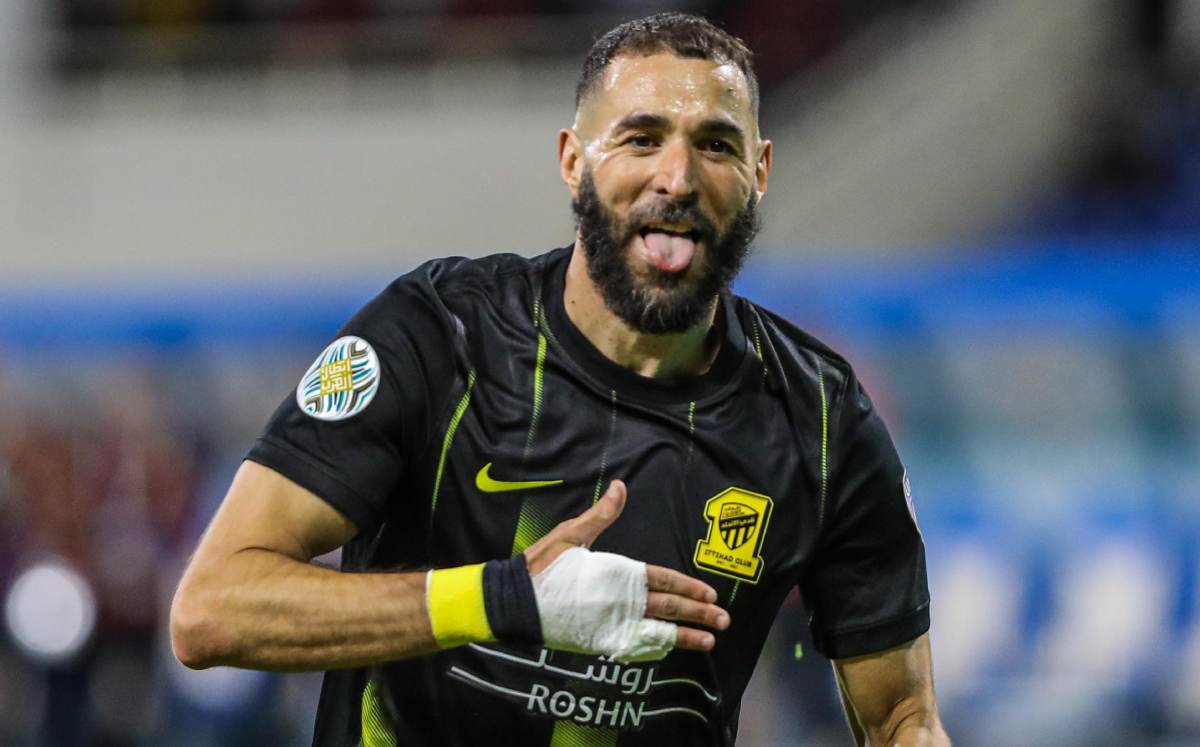 Karim Benzema's Potential Move to Chelsea Unfolds Amid Shock Transfer Talks